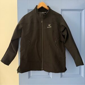 Women’s Arc’teryx black jacket. XL